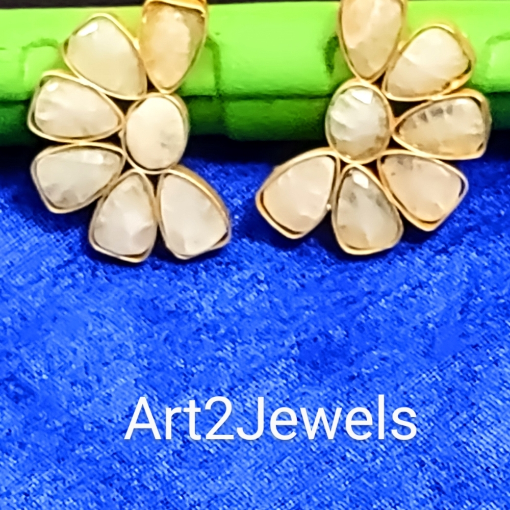 Earring - Picture 3 of 3